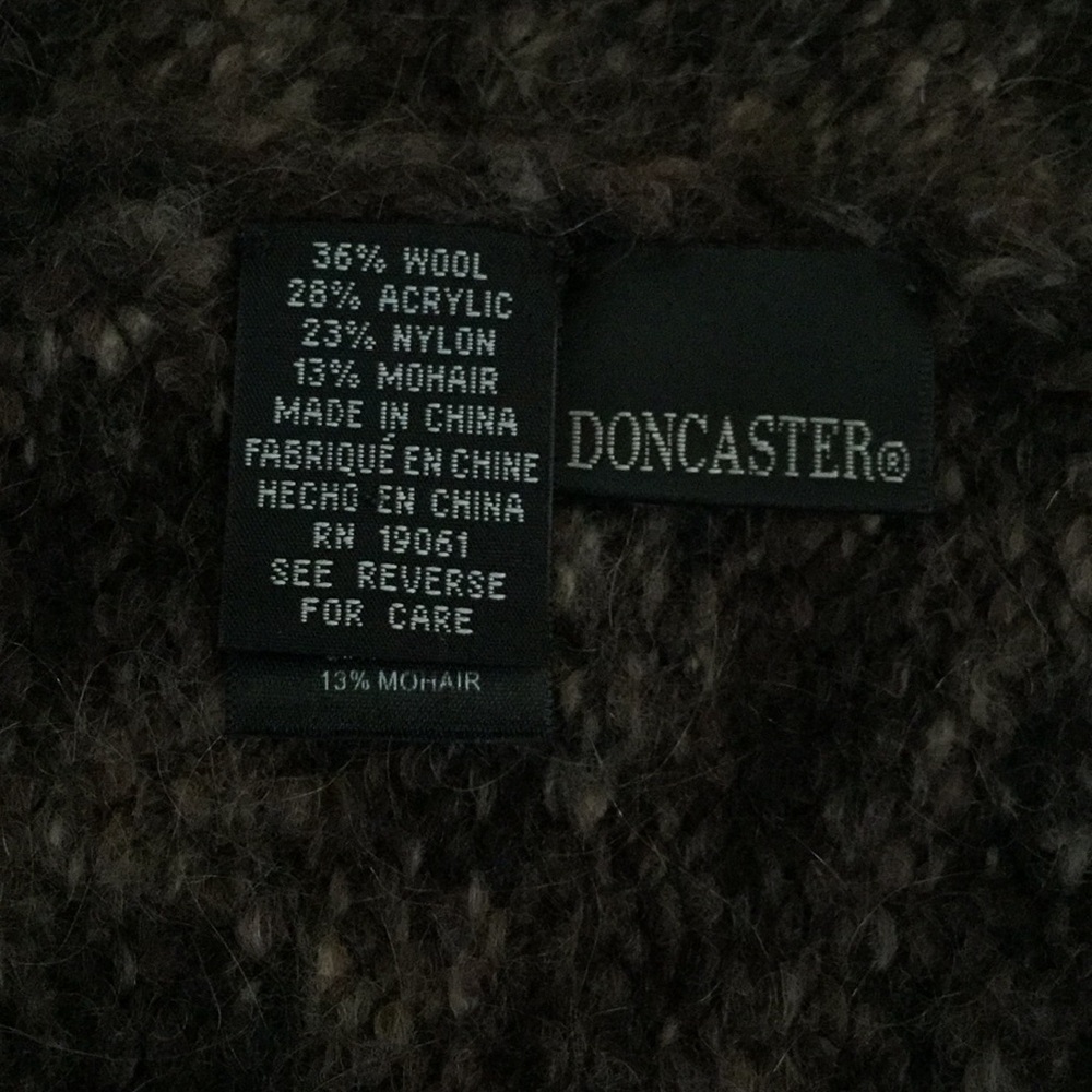Doncaster Wrap With Two Pockets - image 4